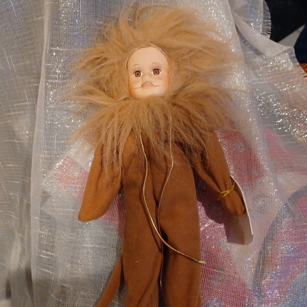 Wizard of Oz Camille Limited Edition Doll, Cowardly Lion